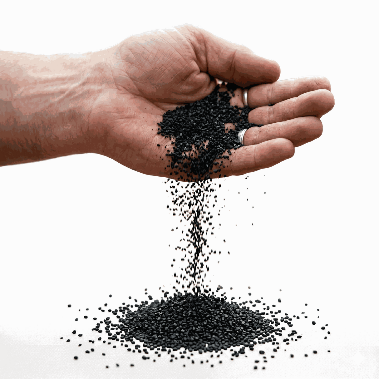 Anthracite 0.8-1.6mm 25kg bag of high-quality filtration media with consistent granule size for industrial and commercial water filtration systems