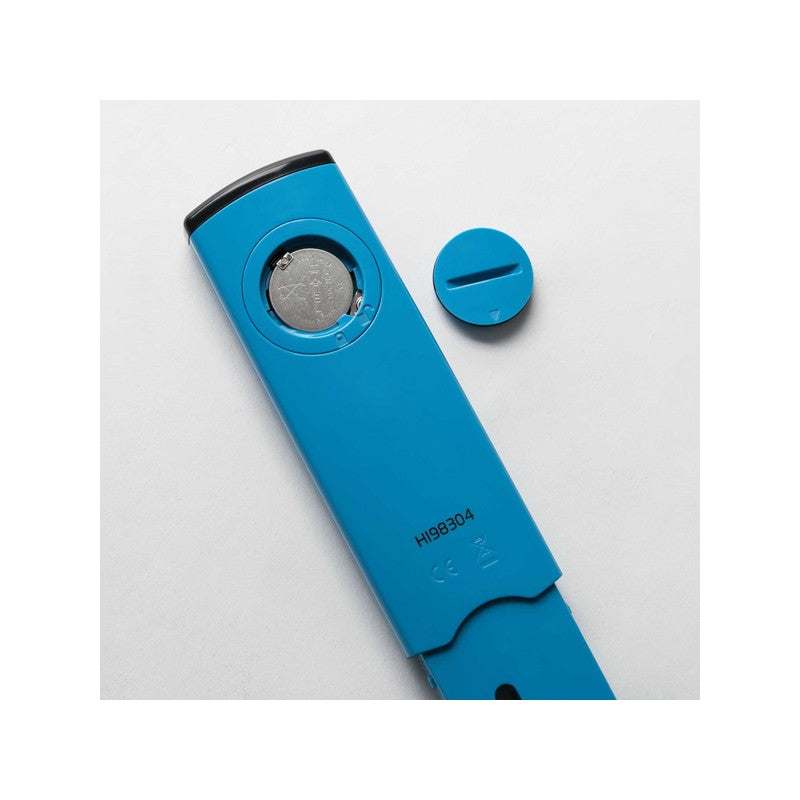 HI-98304 Pocket Conductivity Tester with large LCD and graphite electrode for accurate water quality measurement up to 20 mS/cm