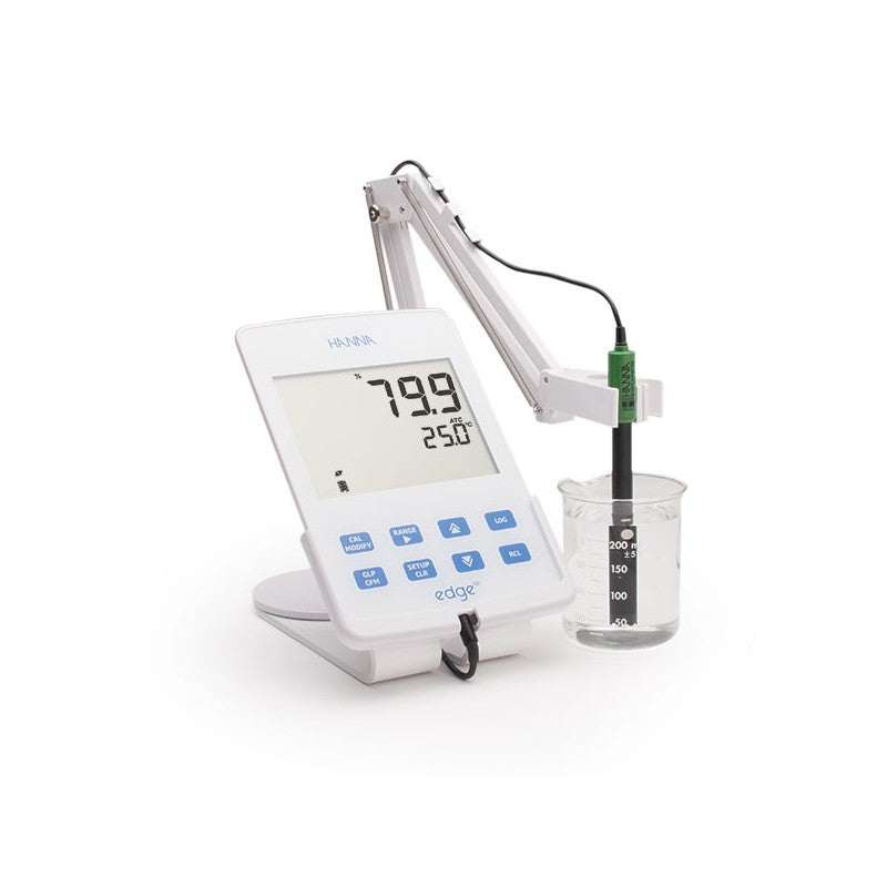 HI-2004 Edge Dissolved Oxygen Meter handheld device with digital display and electrode probe for precise water quality measurement